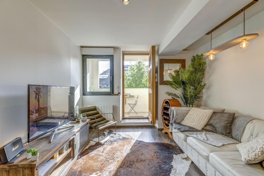 Ferienwohnung Le Pura Vida, Hyper Centre Terrasse + Parking Annecy Exterior foto